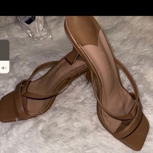 Size 8 nude square tip heels brand new, never used